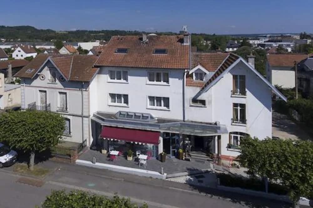 Logis Hôtel Le Chalet Vitellius, Hôtel à Vittel