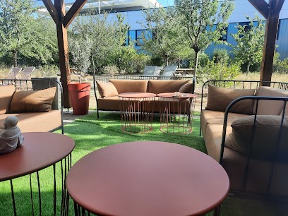 Ibis Lyon Meyzieu, Hôtel à Jonage