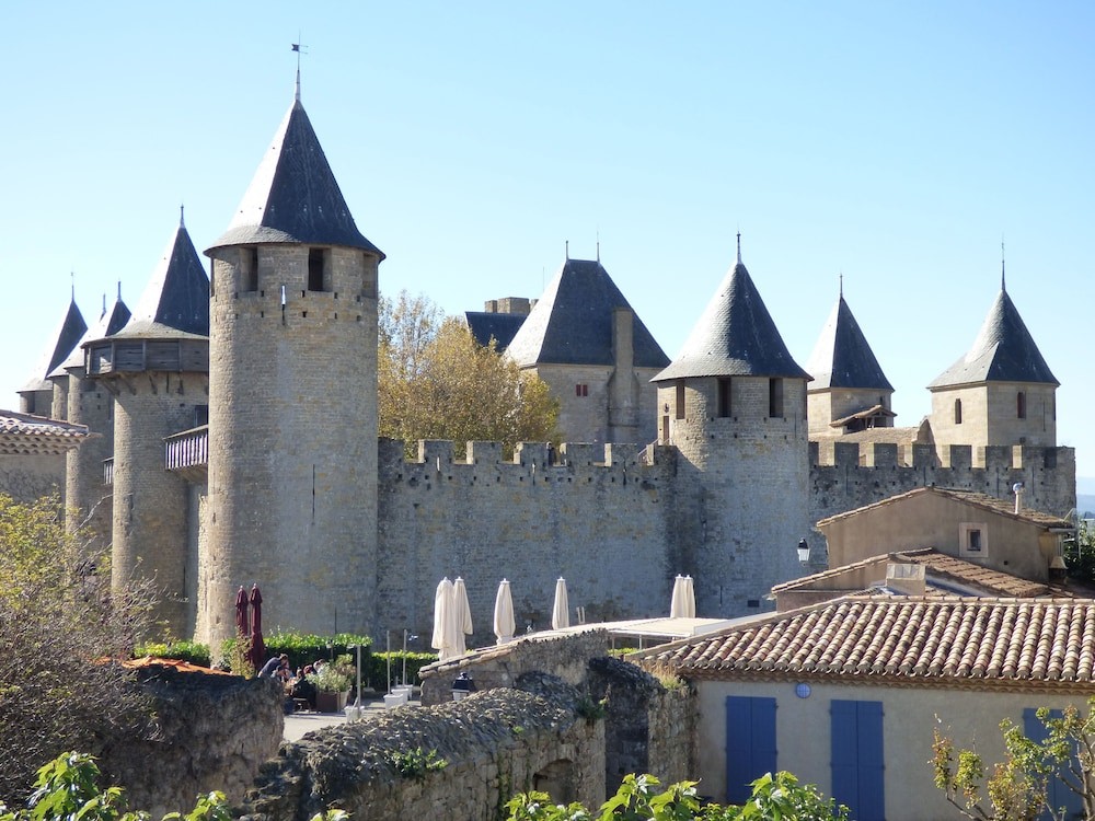 Hotel Restaurant Rose des Pyrénées, Hôtel à Belvianes-et-Cavirac