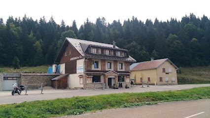 Le Cerf, Hôtel à Prémanon