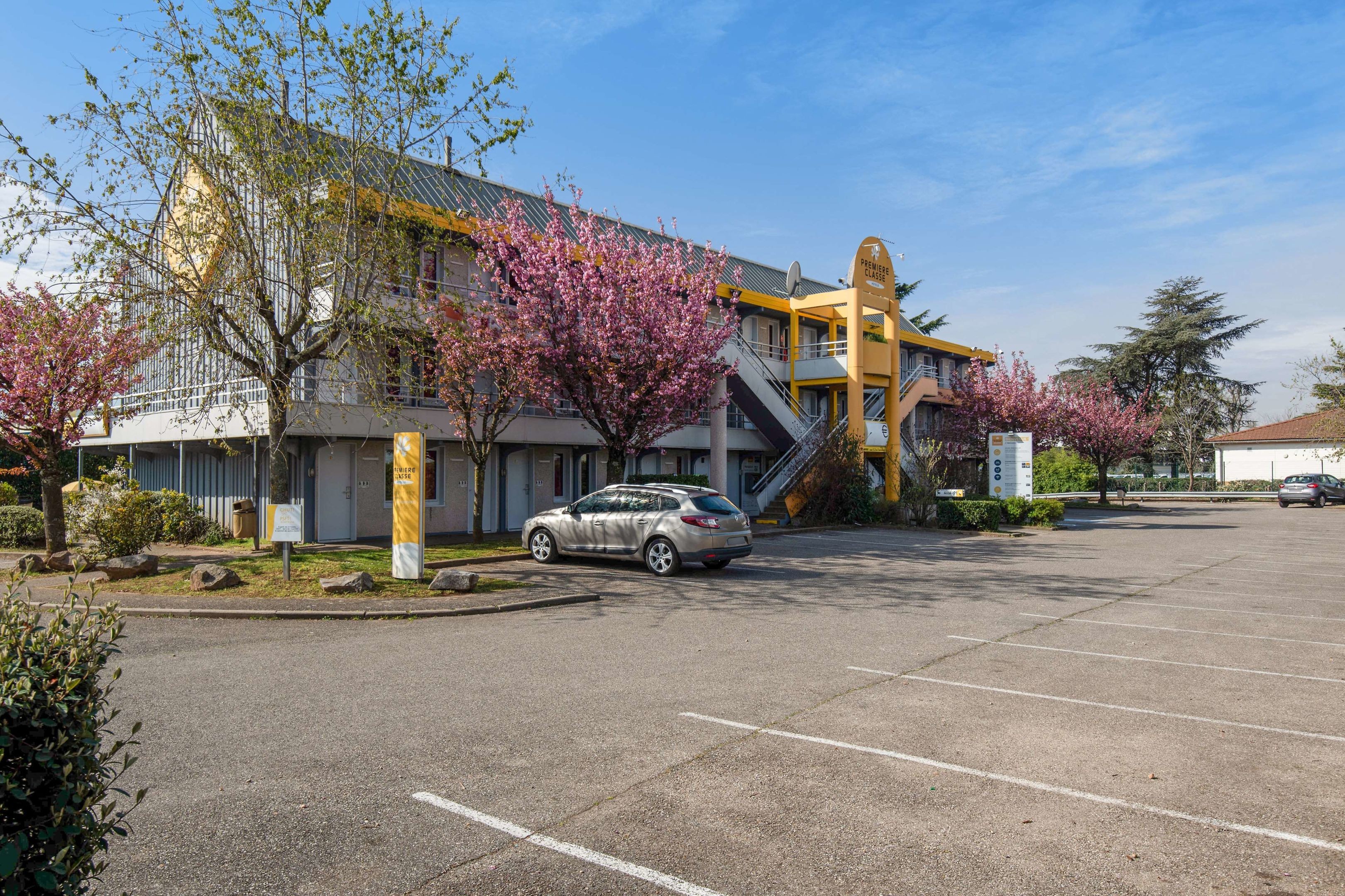 Hotel Première Classe Lyon Est - Bron Eurexpo, Hôtel à Décines-Charpieu