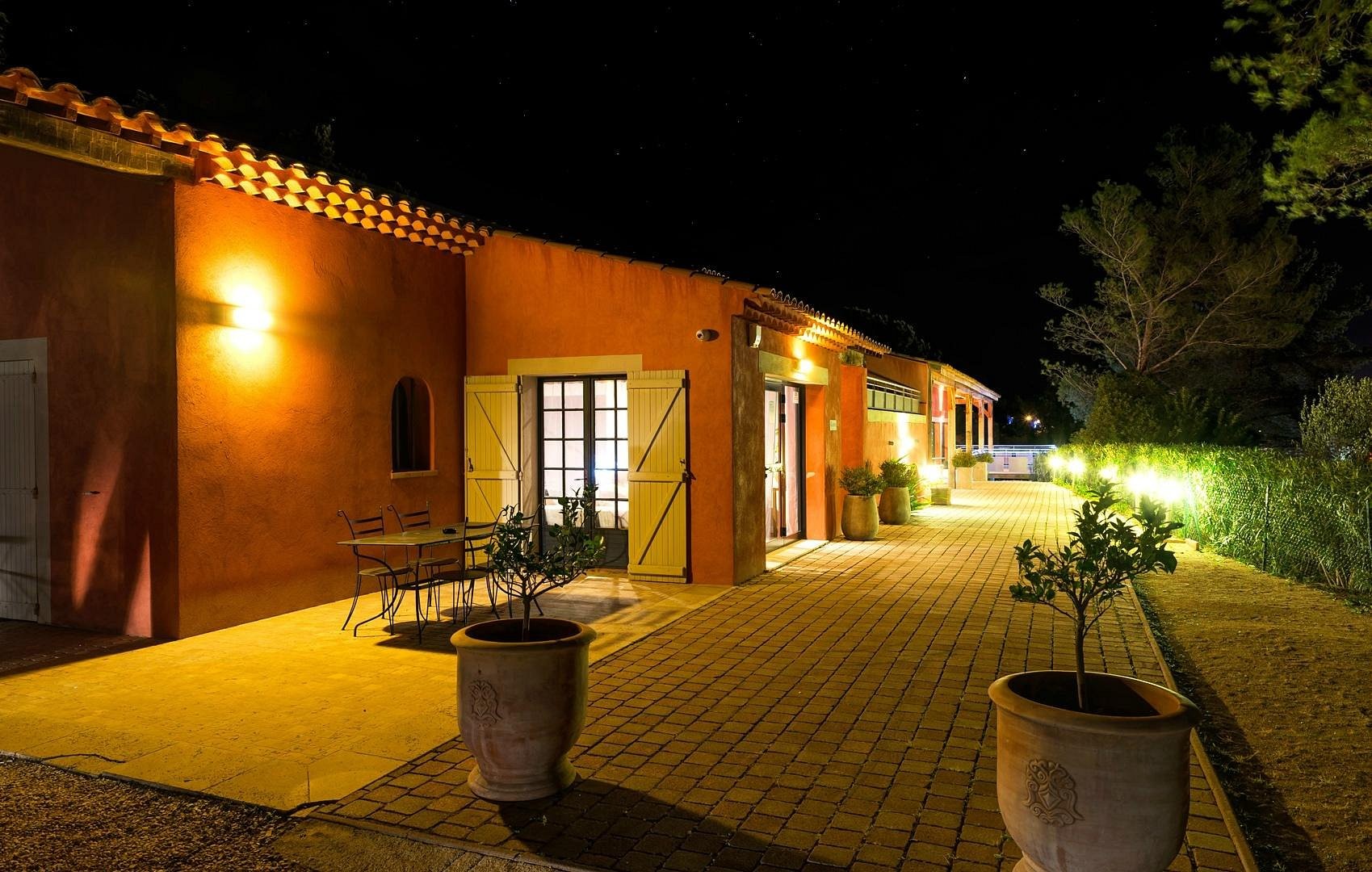 L'Hôtellerie Kouros, Hôtel à Cuers