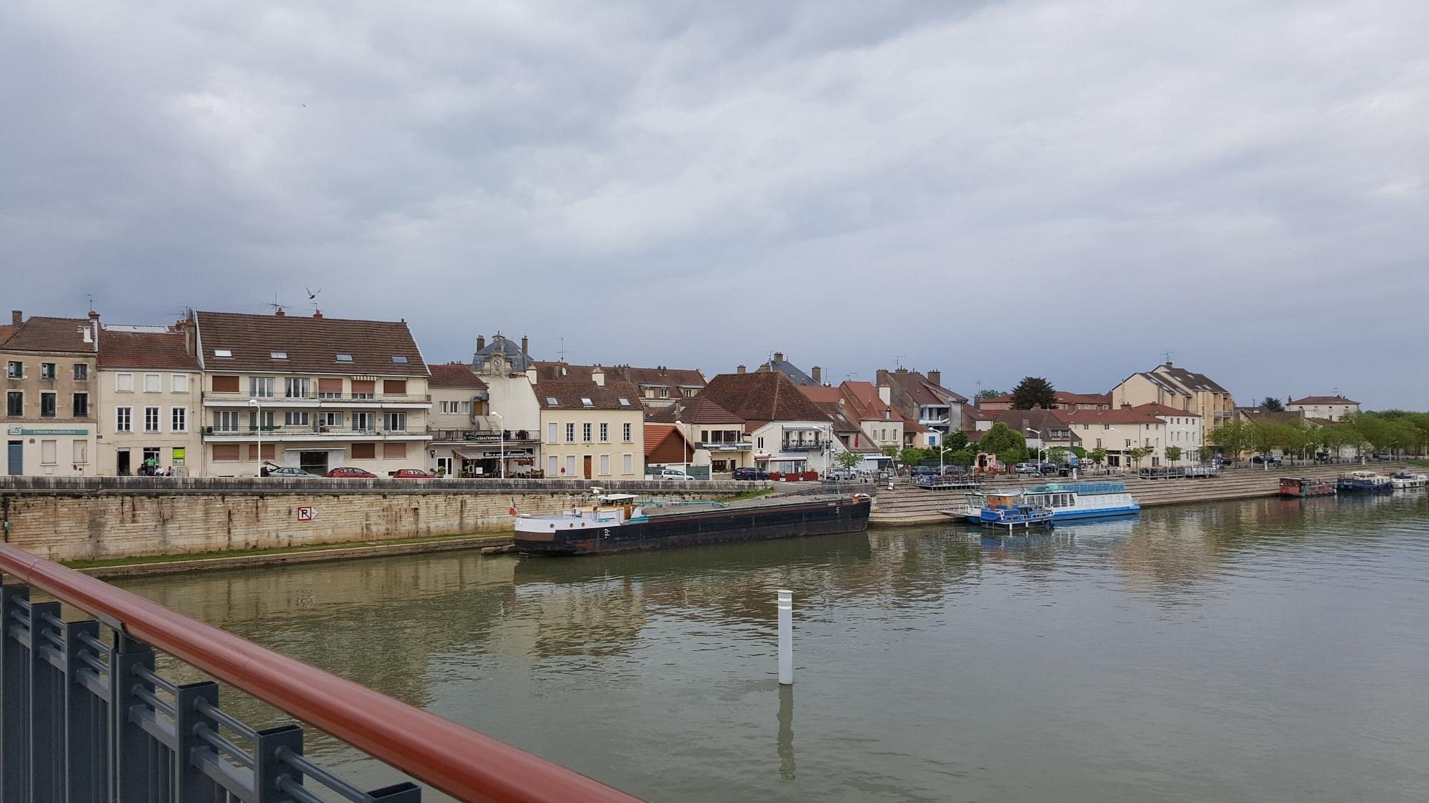Auberge de la Marine, Hôtel à Losne