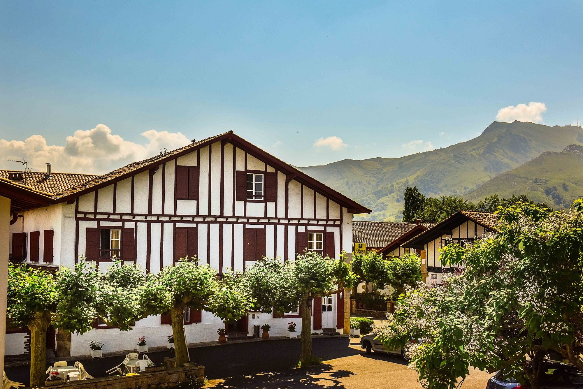 Logis Hôtel Baratxartea, Hôtel à Sare