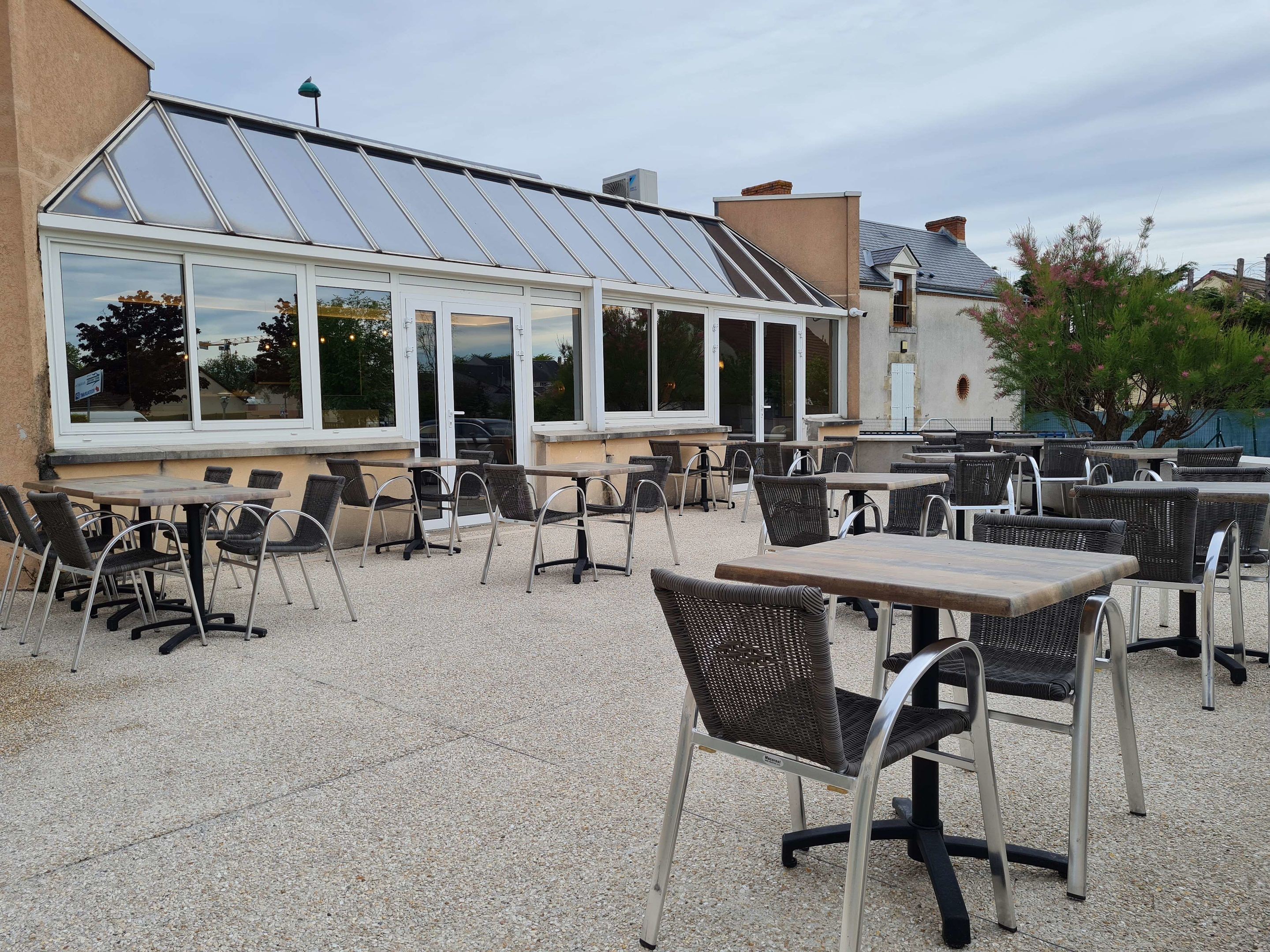 Brit Hotel Orléans St Jean De Braye – L’Antarès, Hôtel à Saint-Jean-de-Braye