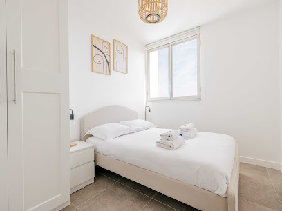 Apartment Near 1 Bdr / 4P La Villette- Belvilla By Oyo, Hôtel à Paris 19