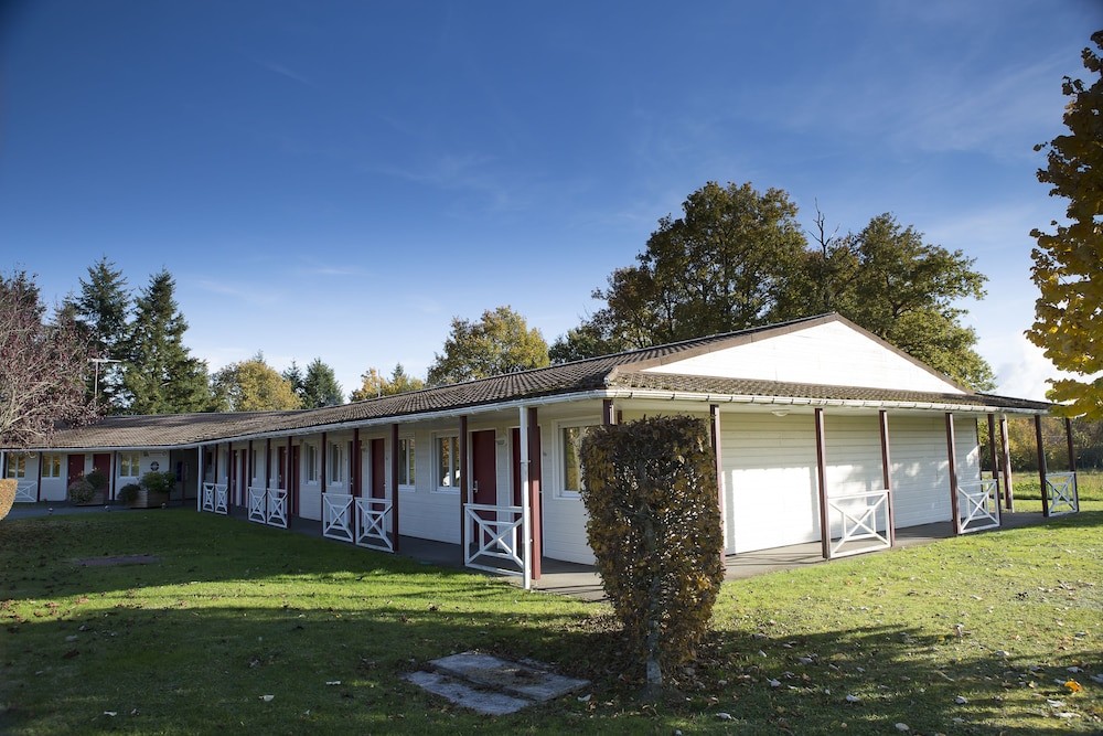 Mape Hôtel SARL, Hôtel à Dampierre-en-Burly