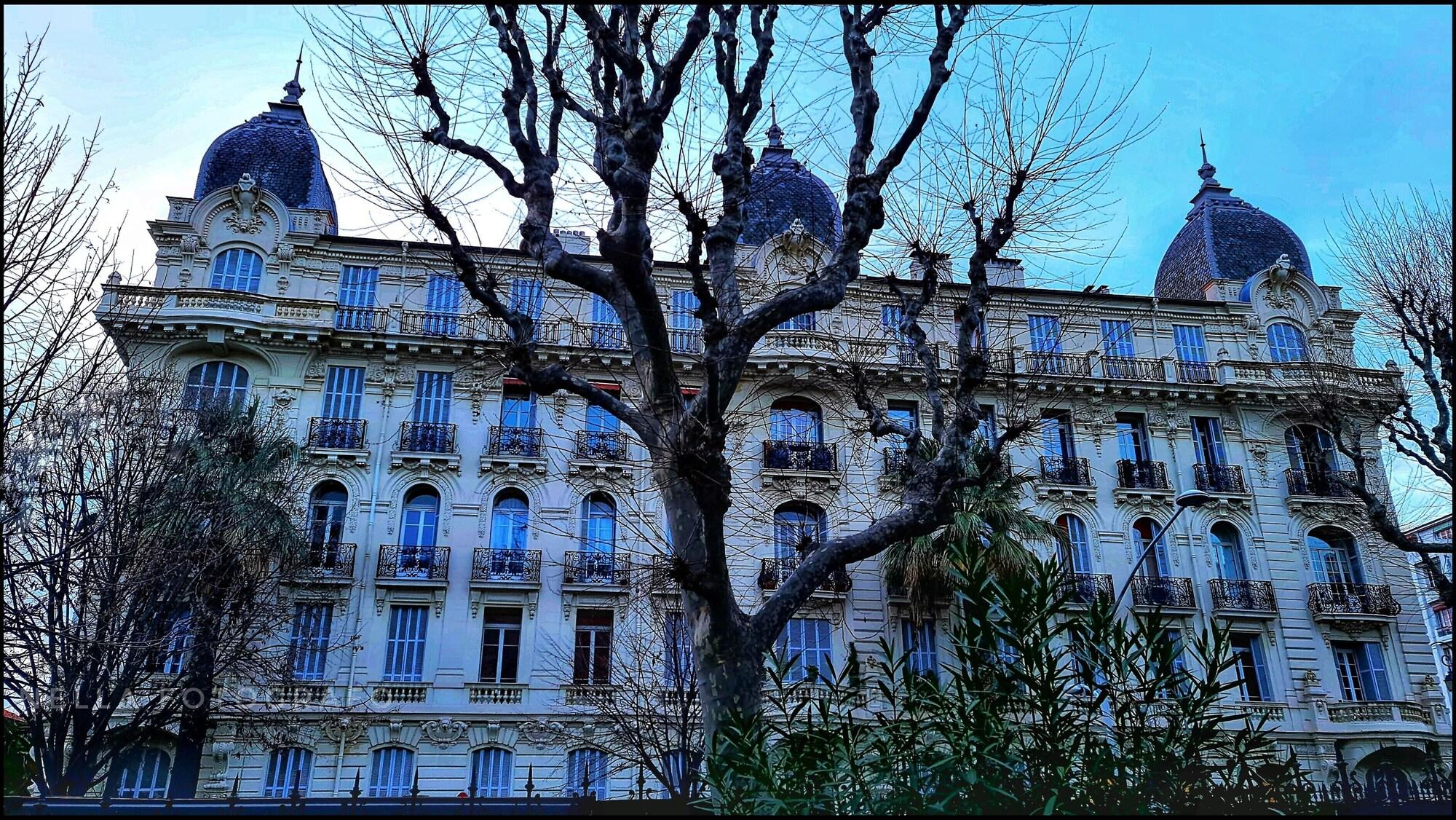 Le Petit Trianon, Hôtel à Nice