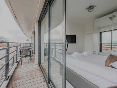 Modern Apt With Balcony - 1Bd/4P- Levallois-Perret - Belvilla By Oyo Hôtel à Levallois-Perret