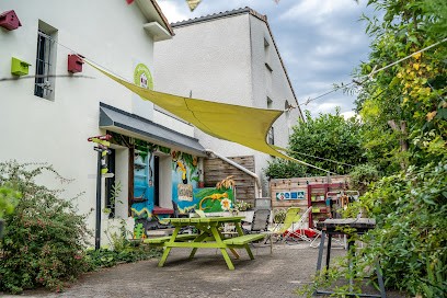 Vélo Gîte Valence 20 Euros La Nuit. Auberge De Jeunesse., Hôtel à Valence
