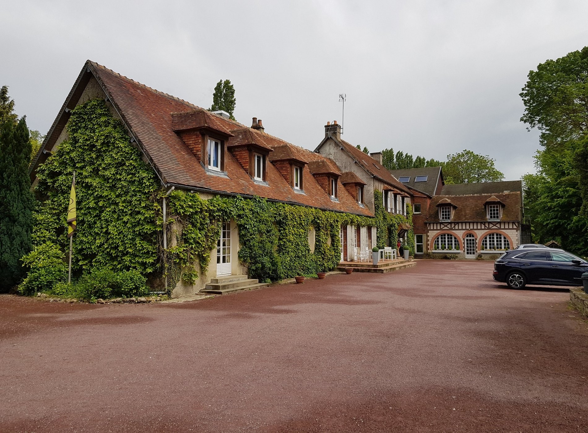 Logis Hôtel l'Ile de Sées, Hôtel à Macé