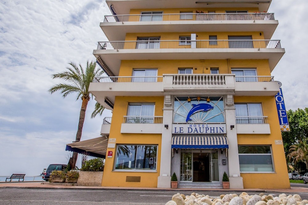 Hôtel Le Dauphin, Hôtel à Menton