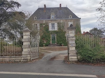 Le Logis, Hôtel aux Pineaux