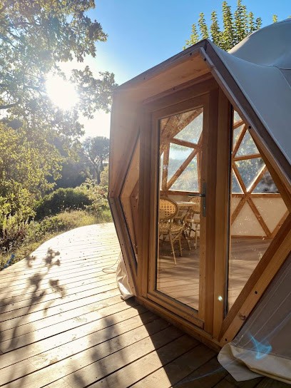 Hôtel Romantique Nids D'Amour | Chambres Avec Jacuzzi Privatif Et Séjours Insolites, Hôtel à Miramas