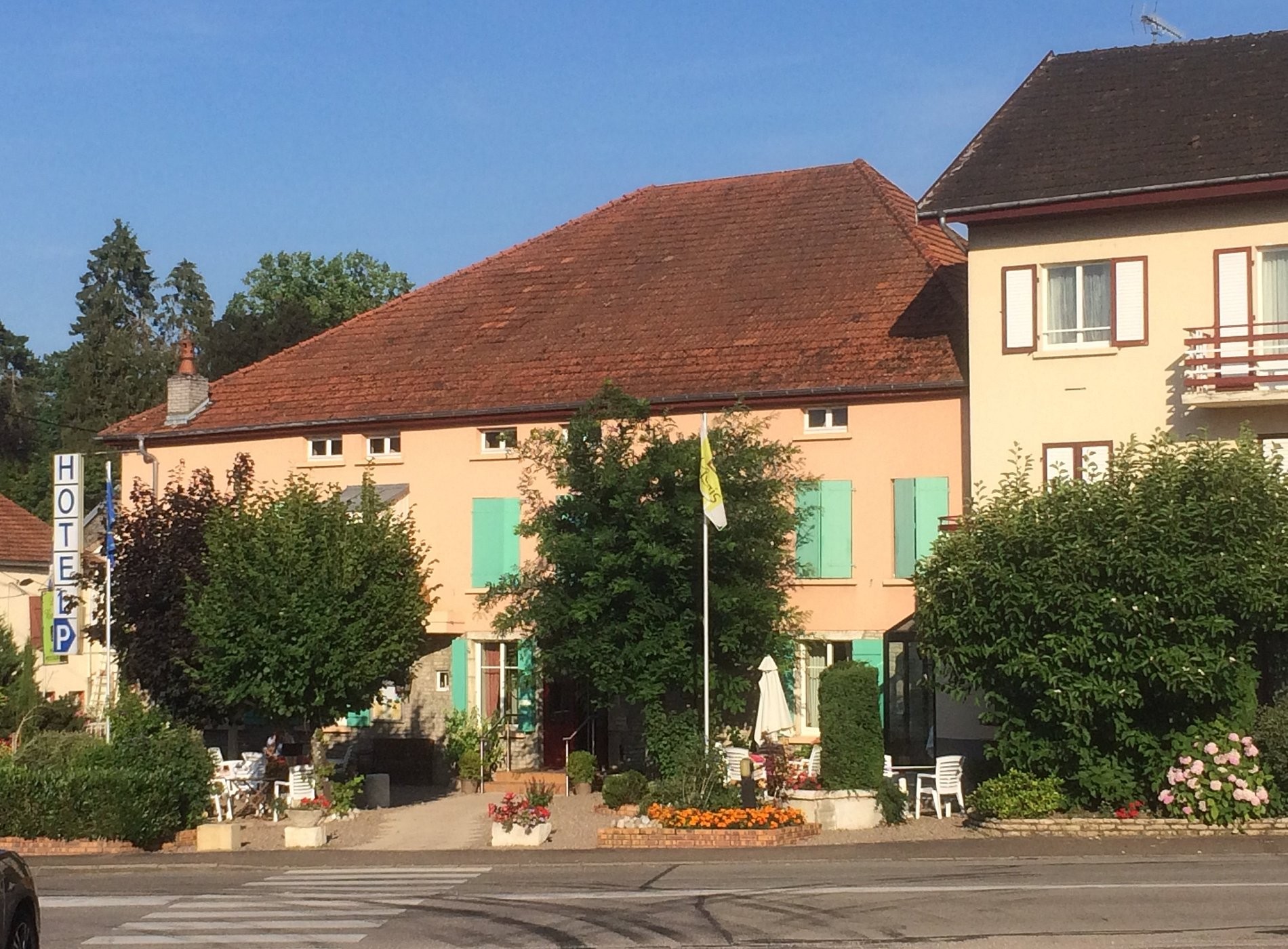Logis Hôtel Le Balcon, Hôtel à Combeaufontaine