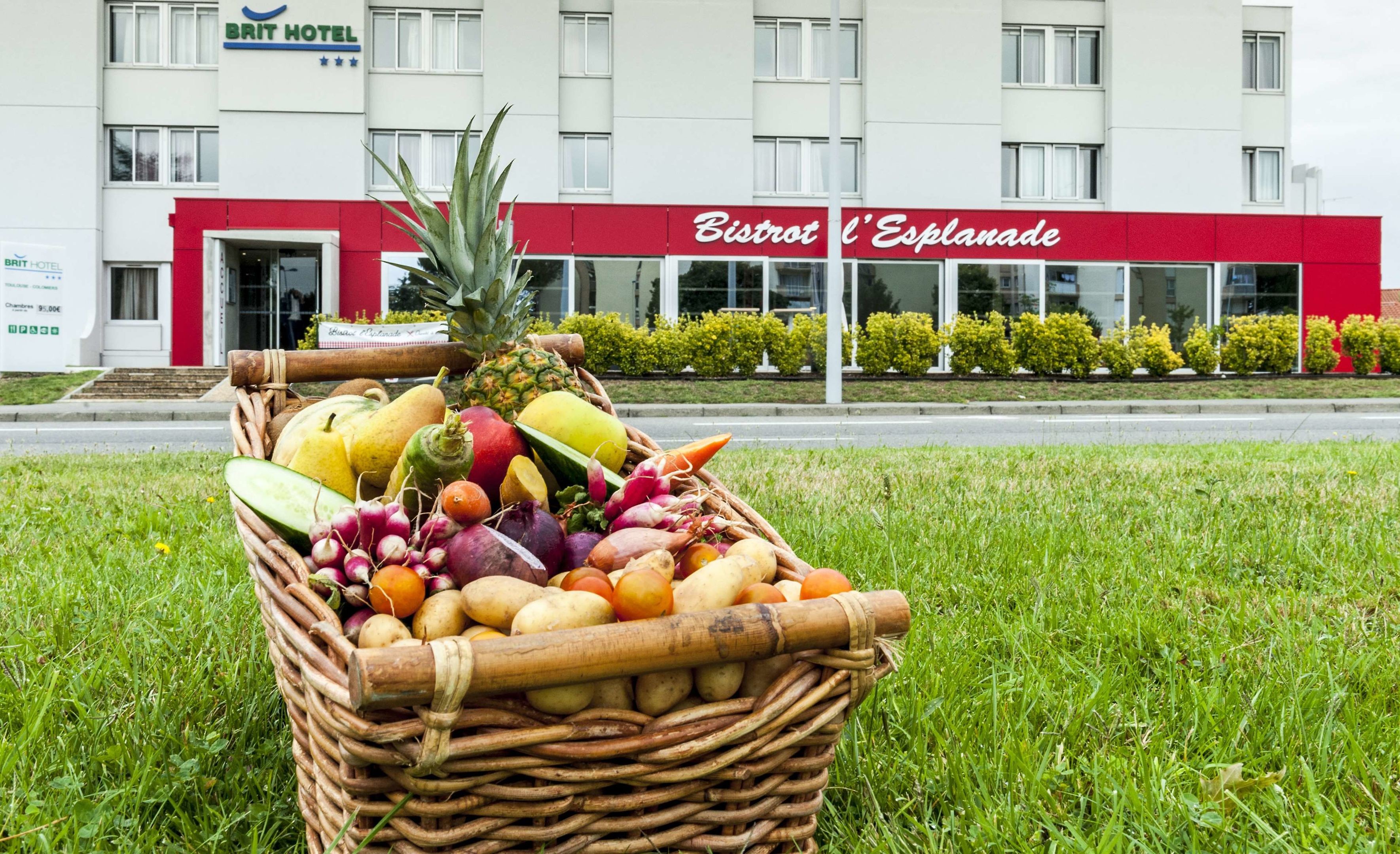 Brit Hotel Toulouse Colomiers – L’Esplanade, Hôtel à Colomiers