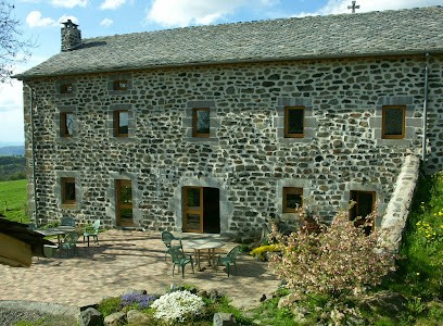 Gîte L'Herminette, Hôtel à Saint-Front