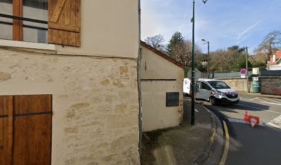 Gonzalez Renaldo Gino Marcos, Hôtel à Hardricourt