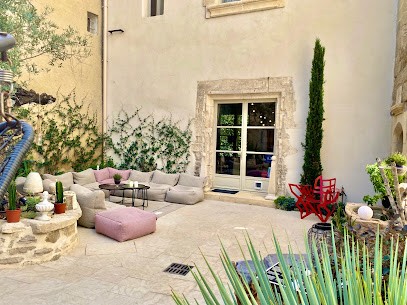 Maison Artishow, Hôtel à L'Isle-sur-la-Sorgue