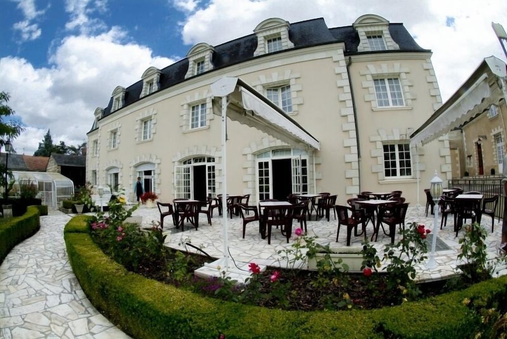 Logis Hôtel Spa le Relais du Bellay, Hôtel à Montreuil-Bellay