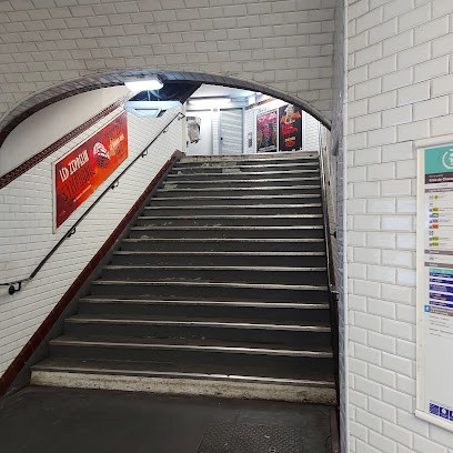 L'Univers, Hôtel à Montreuil