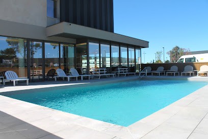Adonis le Castellet, Hôtel à Signes