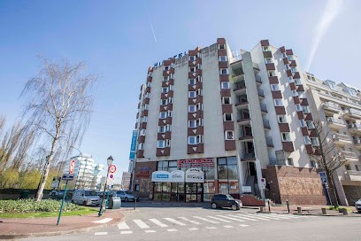 Hipotel Paris Hippodrome Parc Floral, Hôtel à Joinville-le-Pont