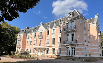 Hôtel La Souveraine Hôtel à Contrexéville