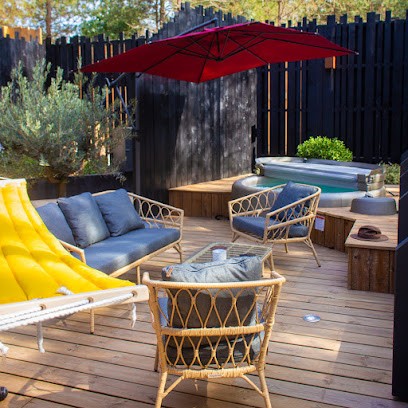 Lodges De Legendia Parc, Hôtel à Frossay